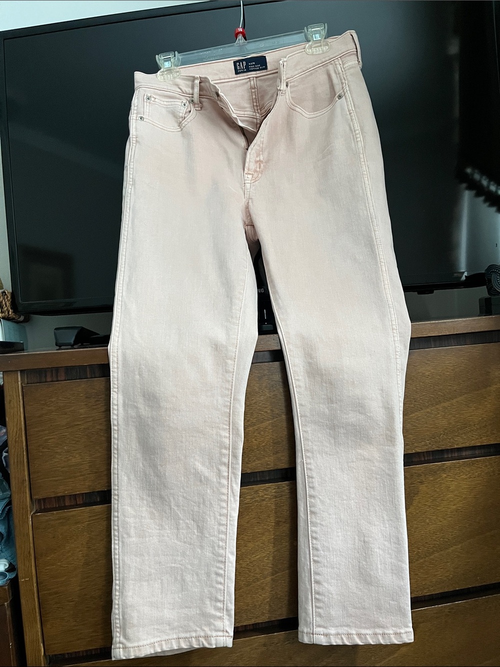Beautiful,GAP Light Pink High-Rise Straight Jeans.